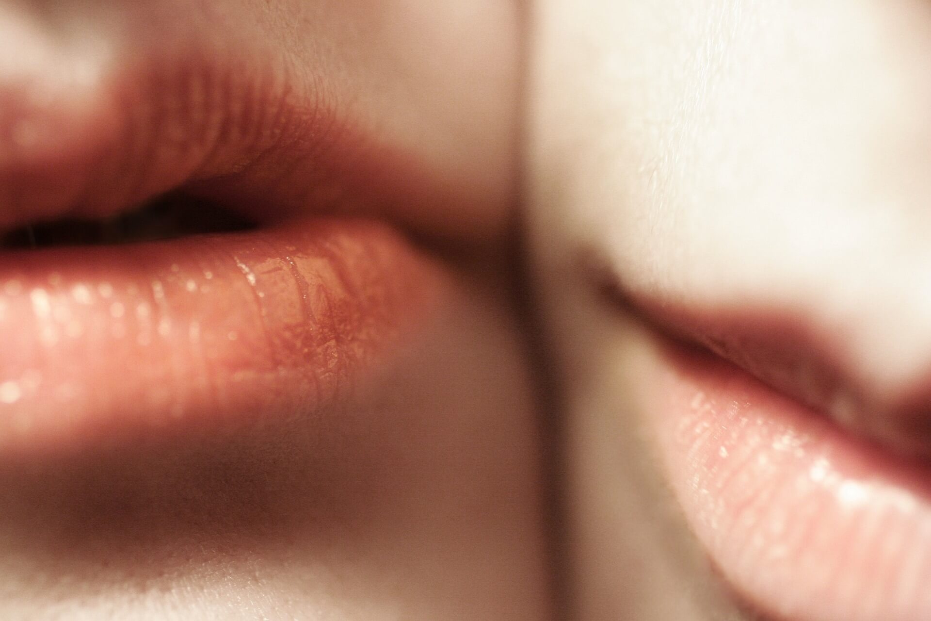 柔らかい唇でのキス